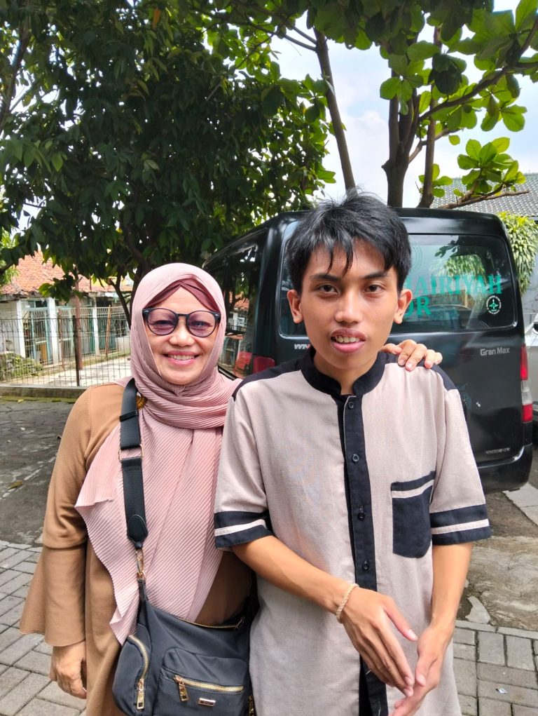 Mengasuh Anak dengan Autisme Walau Bukan Keluarga Inti